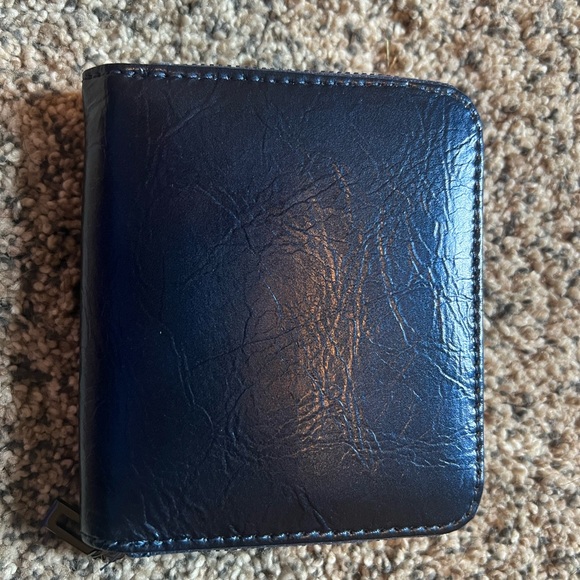 Guess Wallet - Picture 2 of 3